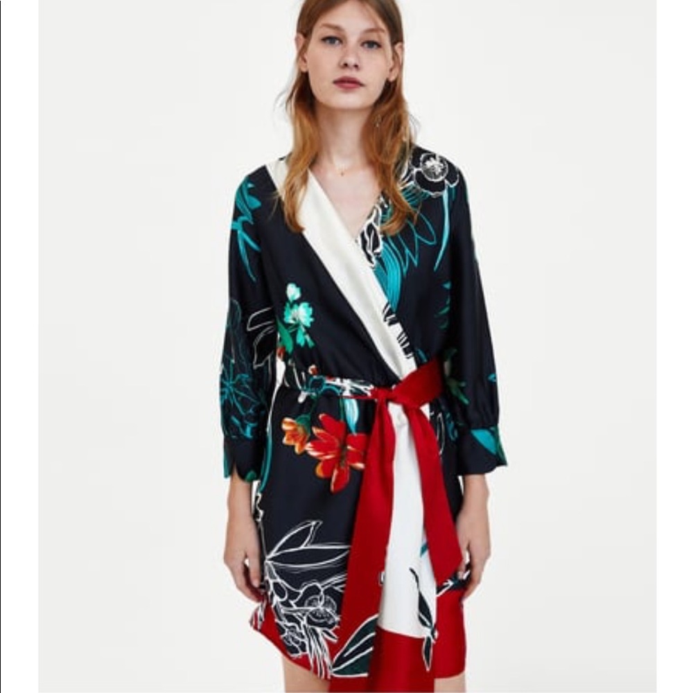 Print wrap dress